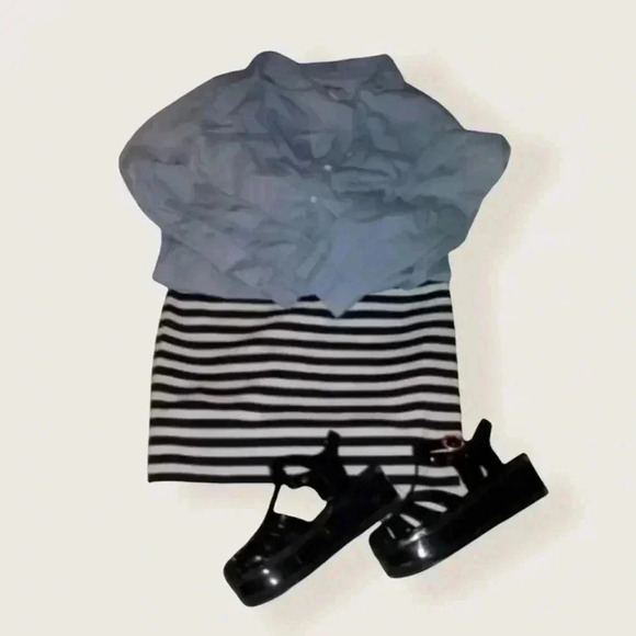 Michael Kors Striped Body Con Skirt NWOT - Picture 2 of 4